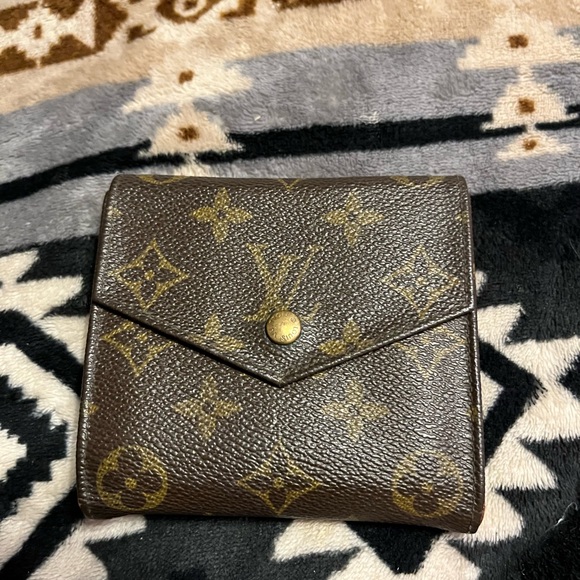 Louis Vuitton Other - Louis Vuitton EUC Vintage Elise Dual Sided Compact Bifold Leather Wallet